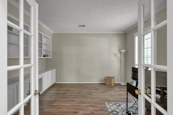 $649,000 | 2 South Duskwood Place, The Woodlands, TX 77381