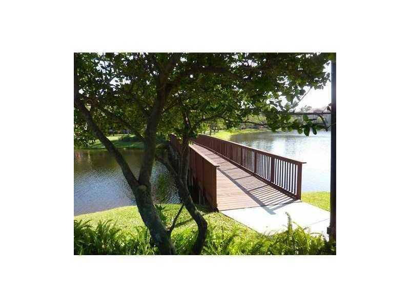 3854 Lyons Road, Unit 3085 Pompano Beach, FL 33073 - Photo 23 of 26 Exterior Front