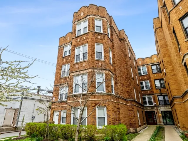 $1,949 | 6414 North Albany Avenue, Unit 3R, Chicago, IL 60645