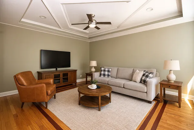 $1,949 | 6414 North Albany Avenue, Unit 3R, Chicago, IL 60645