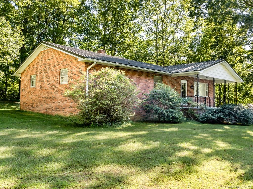 83 Harris Road Fairview, NC 28730 - Photo 2 of 48 Gallery Image 2