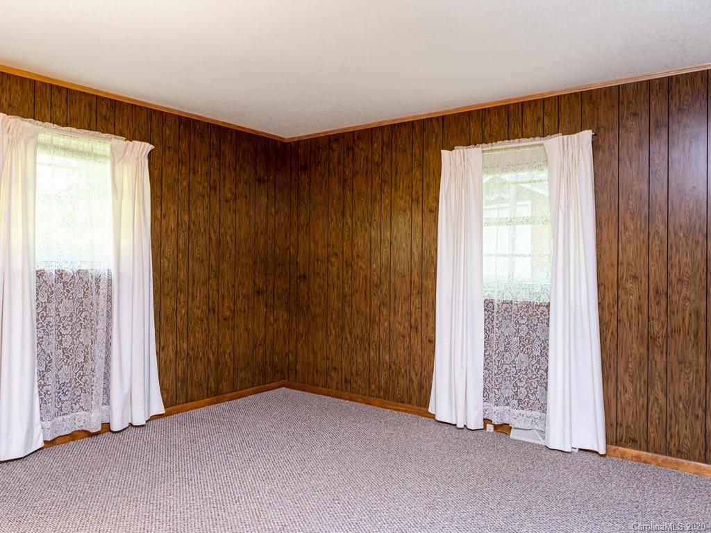 83 Harris Road Fairview, NC 28730 - Photo 11 of 48 Gallery Image 11