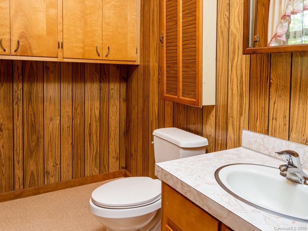 83 Harris Road Fairview, NC 28730 - Photo 12 of 48 Gallery Image 12
