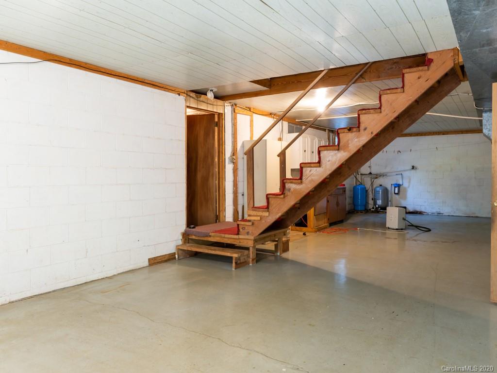 83 Harris Road Fairview, NC 28730 - Photo 15 of 48 Gallery Image 15