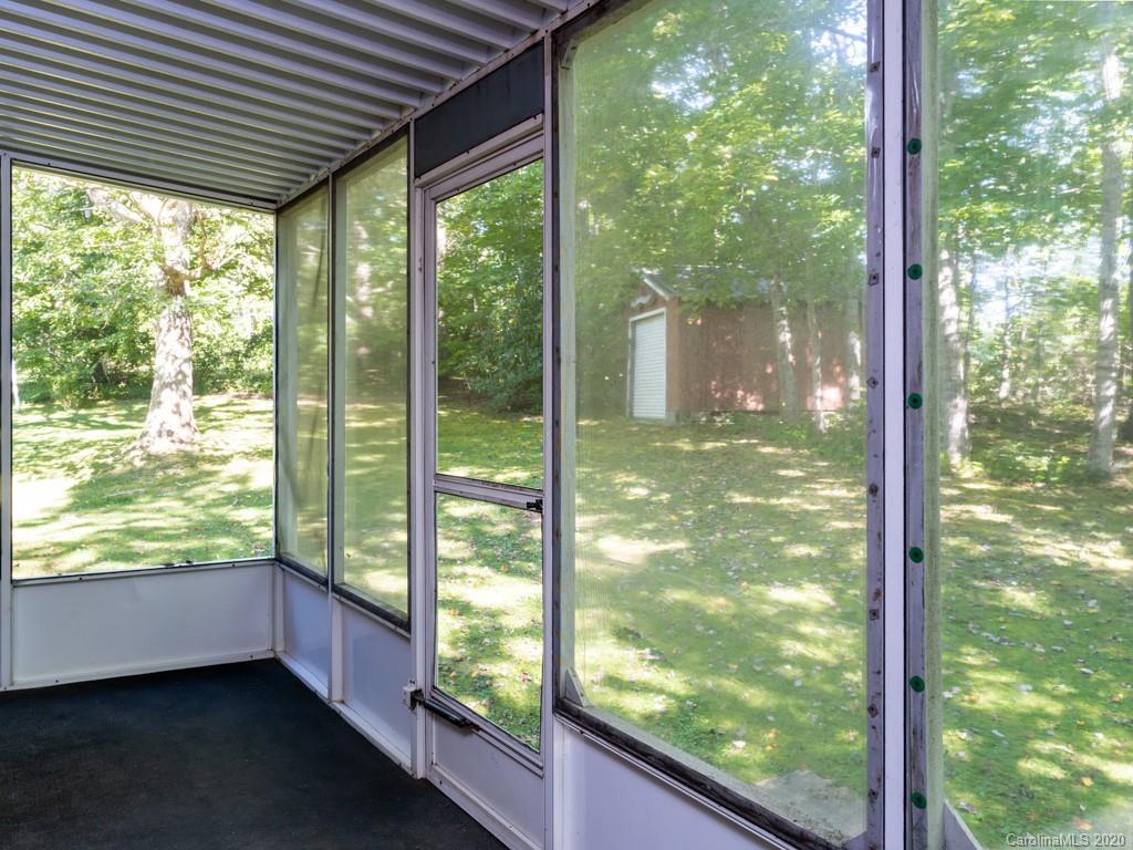 83 Harris Road Fairview, NC 28730 - Photo 17 of 48 Gallery Image 17