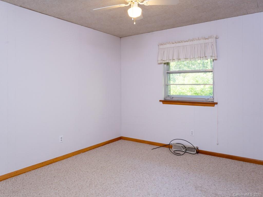 83 Harris Road Fairview, NC 28730 - Photo 9 of 48 Gallery Image 9