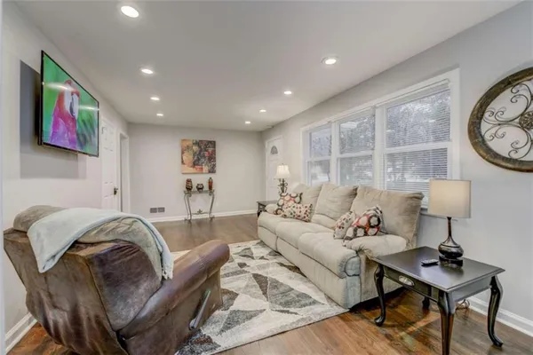 $3,850 | 3041 Pasadena Drive, Decatur, GA 30032