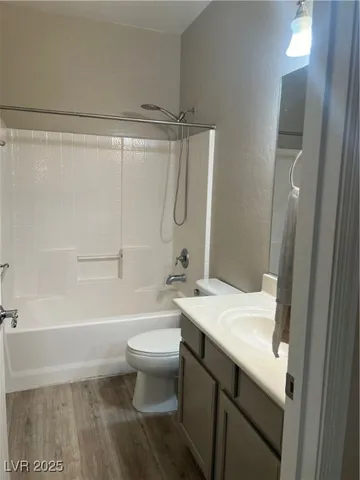 $1,900 | 6092 Fox Creek Avenue, Las Vegas, NV 89122