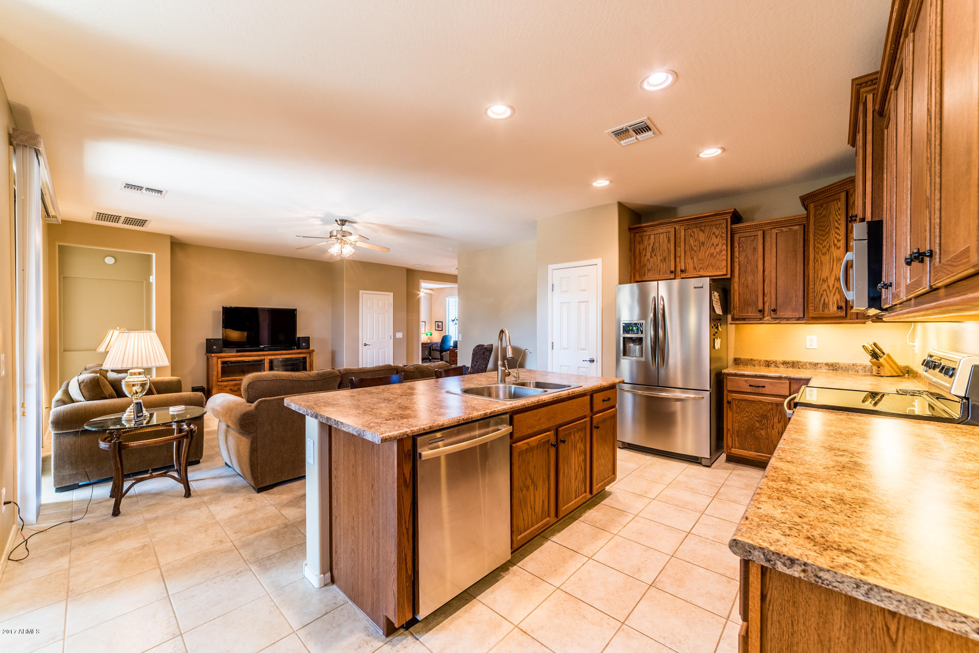 20320 North Goodman Road Maricopa, AZ 85138 - Photo 10 of 47 _JJS3695-HDR