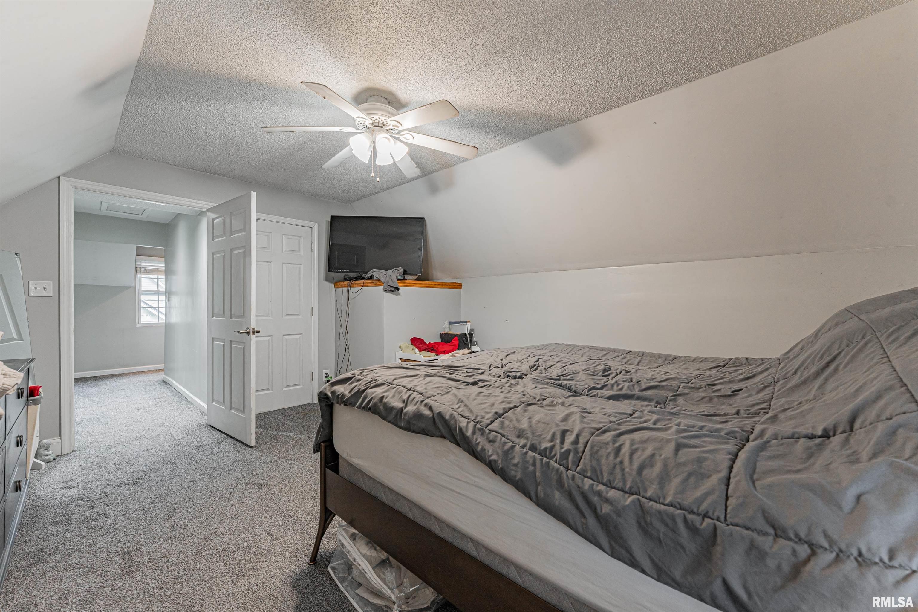 264 East Main Street Warrensburg, IL 62573 - Photo 14 of 24