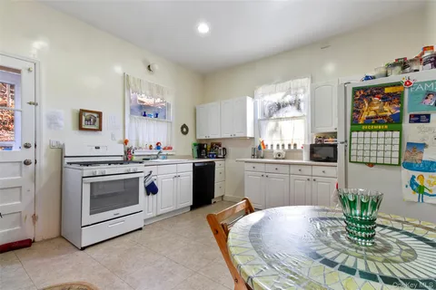 $950,000 | 80 Broadway, Dobbs Ferry, NY 10522