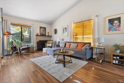 $639,999 | 101 Pinewood Court, Cotati, CA 94931