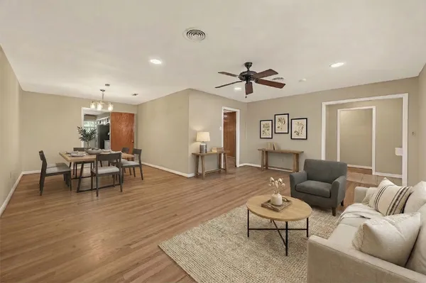 $2,950 | 5646 Hazen Street, Houston, TX 77081