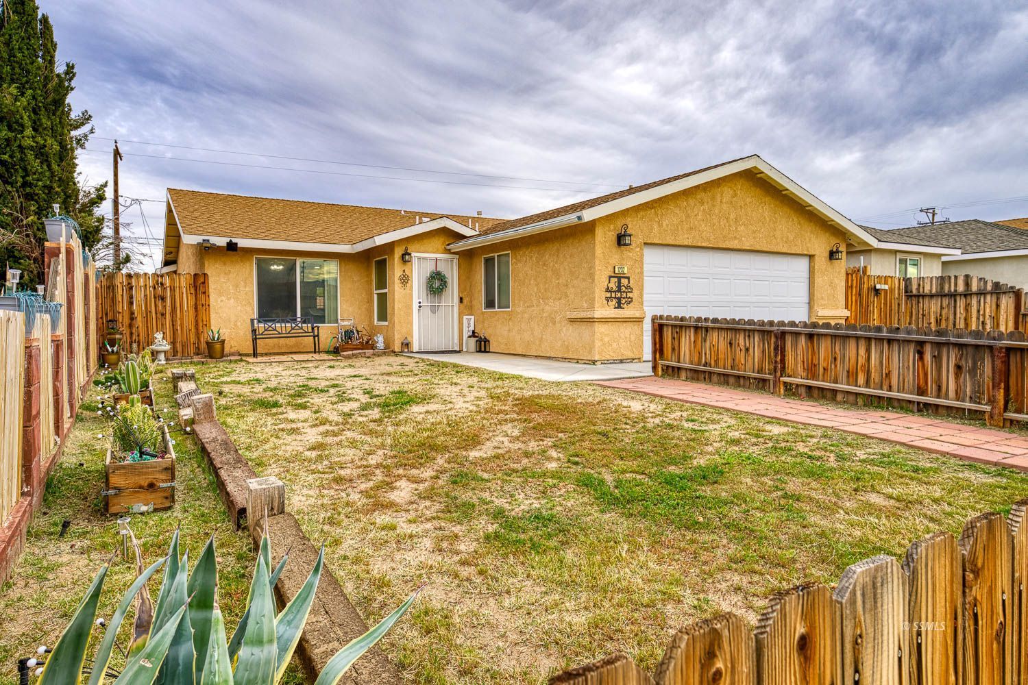 1232 South Yorktown Street Ridgecrest, CA 93555 - Photo 3 of 30 Gallery Image 3