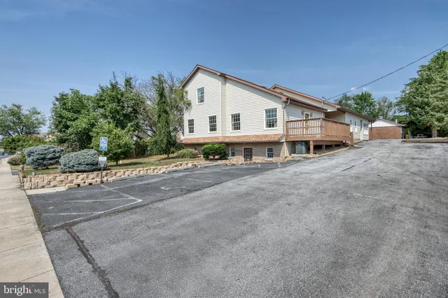 $454,999 | 305 West Shady Lane, Enola, PA 17025