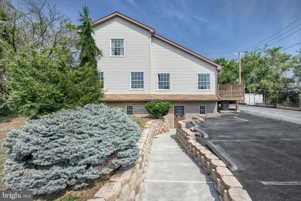 $454,900 | 305 West Shady Lane, Enola, PA 17025