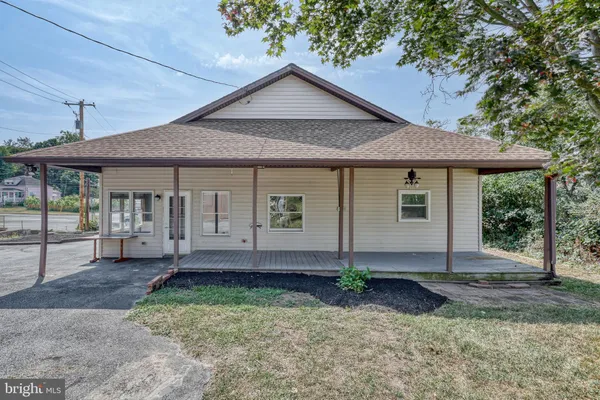 $454,900 | 305 West Shady Lane, Enola, PA 17025