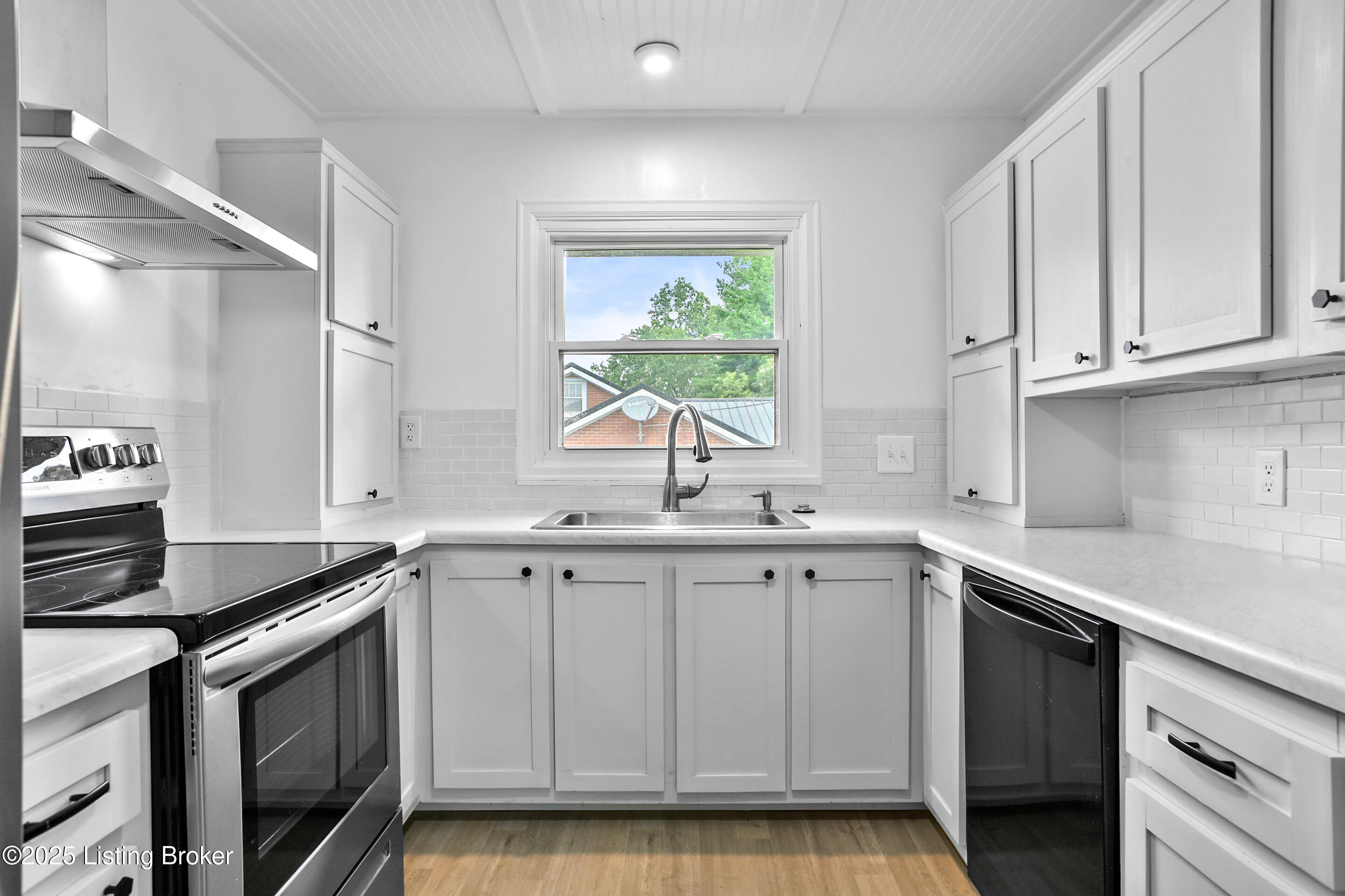 101 Randolph Road Frankfort, KY 40601 - Photo 11 of 30 Kitchen