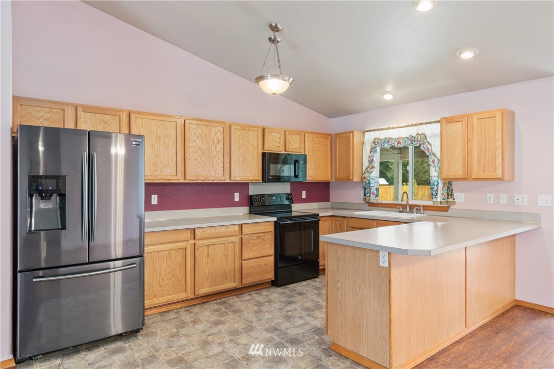 17431 Applegate Street Southwest Rochester, WA 98579 - Photo 8 of 28