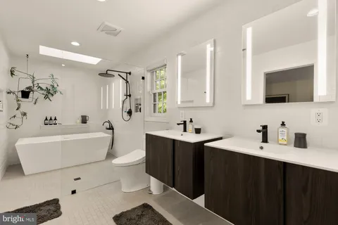 $1,695,000 | 517 Janneys Lane, Alexandria, VA 22302