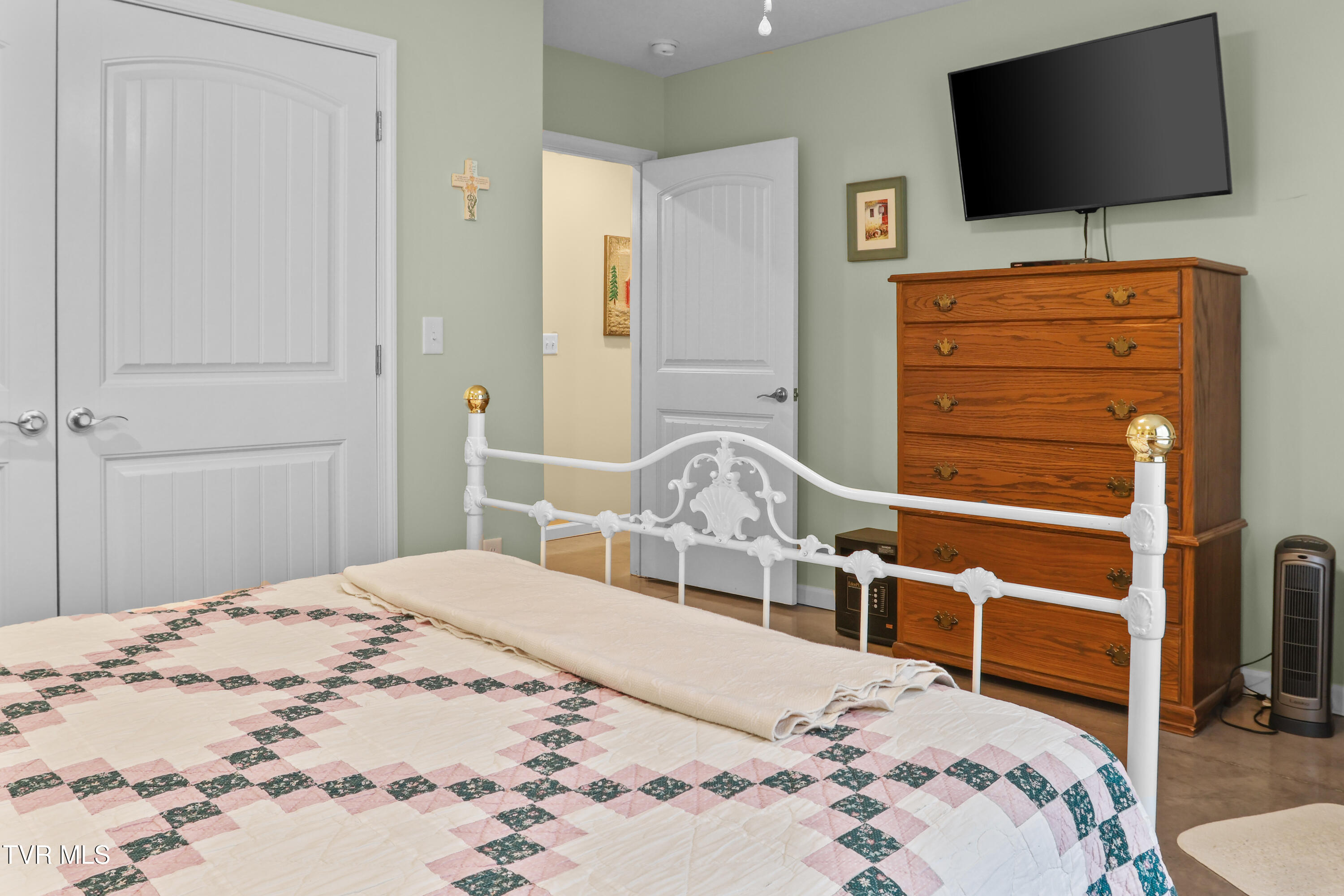 150 Rice Road, Unit TR 1 Flag Pond, TN 37657 - Photo 13 of 80 02First Floor-10