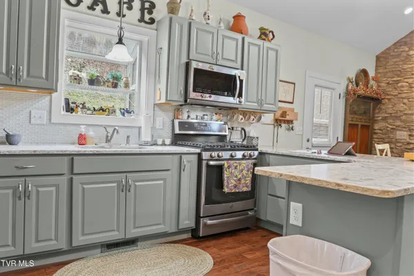 $890,000 | 150 Rice Road, Unit TR 1, Flag Pond, TN 37657