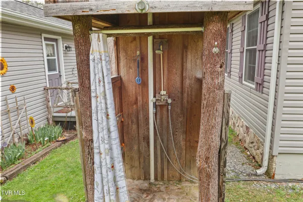$890,000 | 150 Rice Road, Unit TR 1, Flag Pond, TN 37657