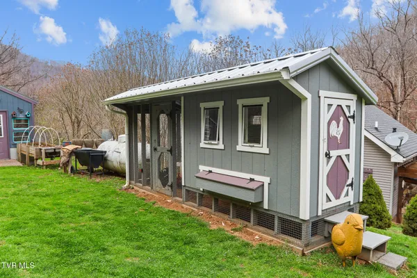 $890,000 | 150 Rice Road, Unit TR 1, Flag Pond, TN 37657