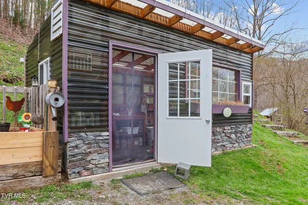 $890,000 | 150 Rice Road, Unit TR 1, Flag Pond, TN 37657