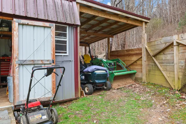 $890,000 | 150 Rice Road, Unit TR 1, Flag Pond, TN 37657