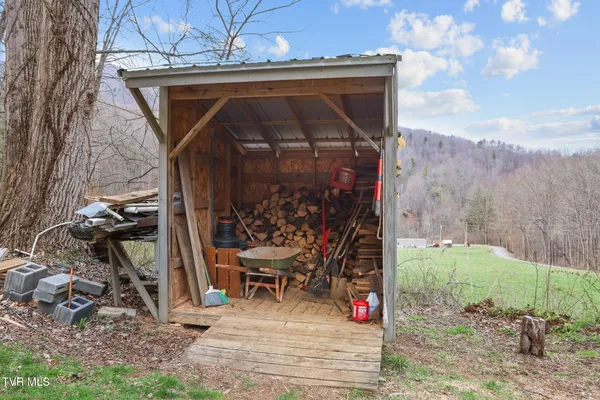 $890,000 | 150 Rice Road, Unit TR 1, Flag Pond, TN 37657