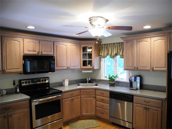 91 Redgate Road Tewksbury, MA 01876 - Photo 2 of 20 Gallery Image 2