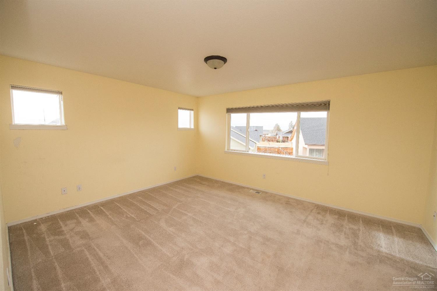 355 Northwest Antler Loop Redmond, OR 97756 - Photo 19 of 25 Additional Photo