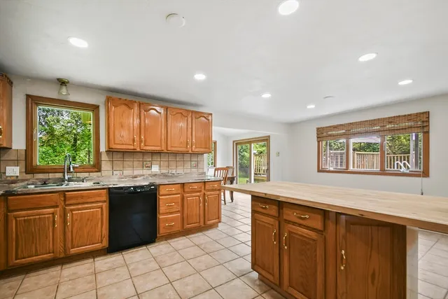 $535,000 | 175 Armsby Road, Sutton, MA 01590