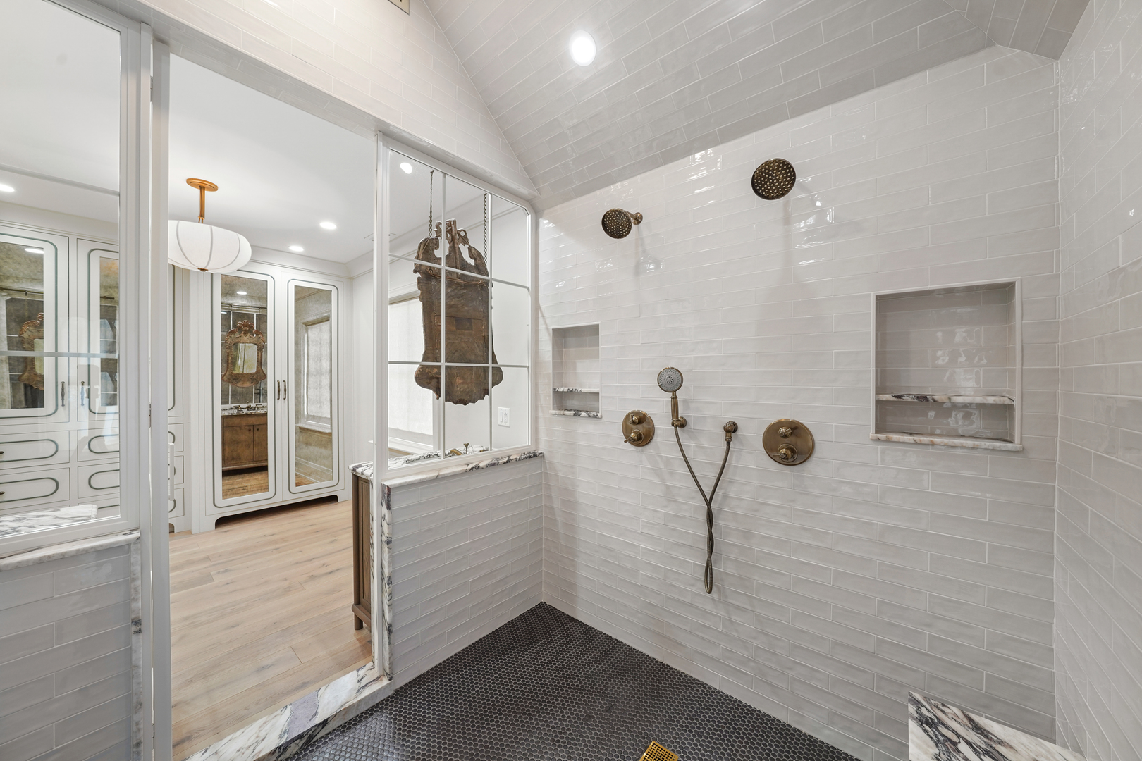 475 Cedar Street Winnetka, IL 60093 - Photo 23 of 46 a bathroom with a tub sink and mirror