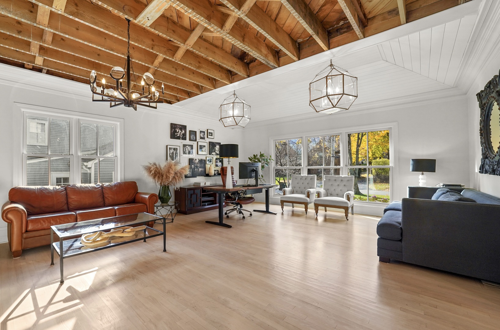 475 Cedar Street Winnetka, IL 60093 - Photo 8 of 46 a living room with furniture