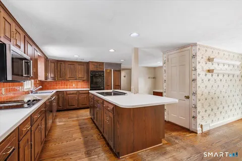 $2,495,000 | 77 Winfield Lane, New Canaan, CT 06840