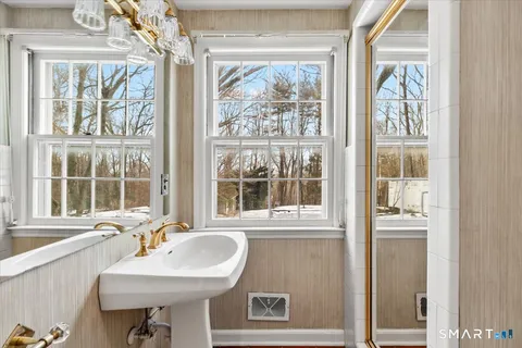 $2,495,000 | 77 Winfield Lane, New Canaan, CT 06840