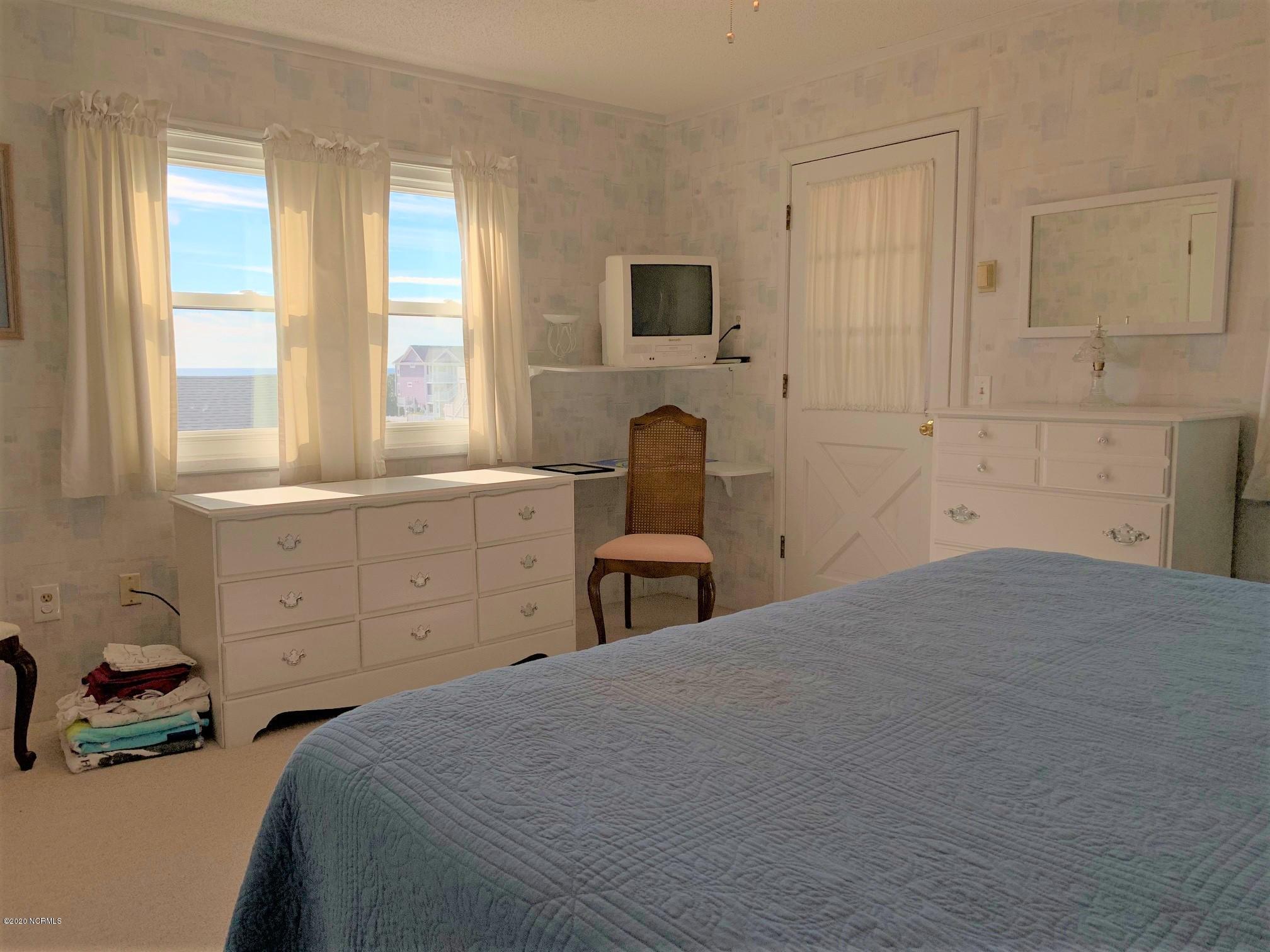 116 Ferry Road, Unit B Holden Beach, NC 28462 - Photo 19 of 45 43