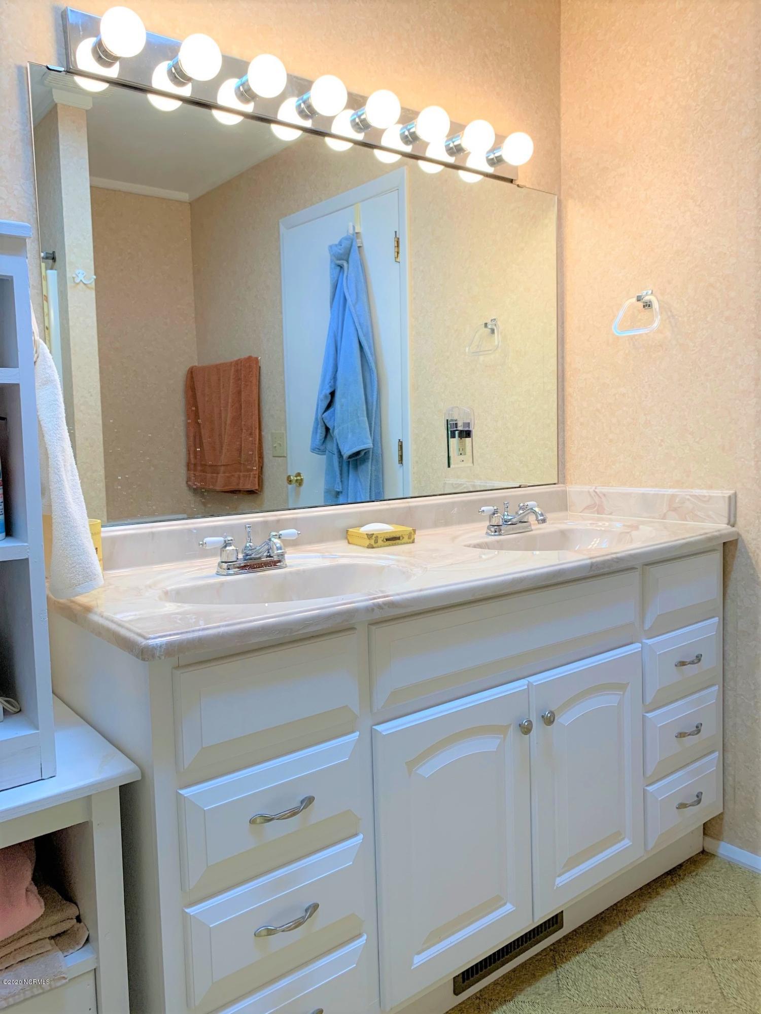 116 Ferry Road, Unit B Holden Beach, NC 28462 - Photo 20 of 45 40