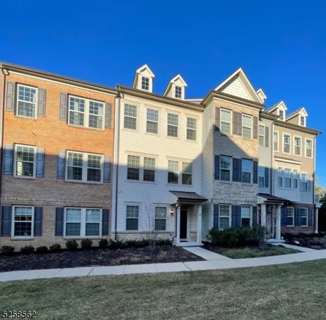$4,950 | 6 Ambrosia Court, Unit 6, Livingston, NJ 07039