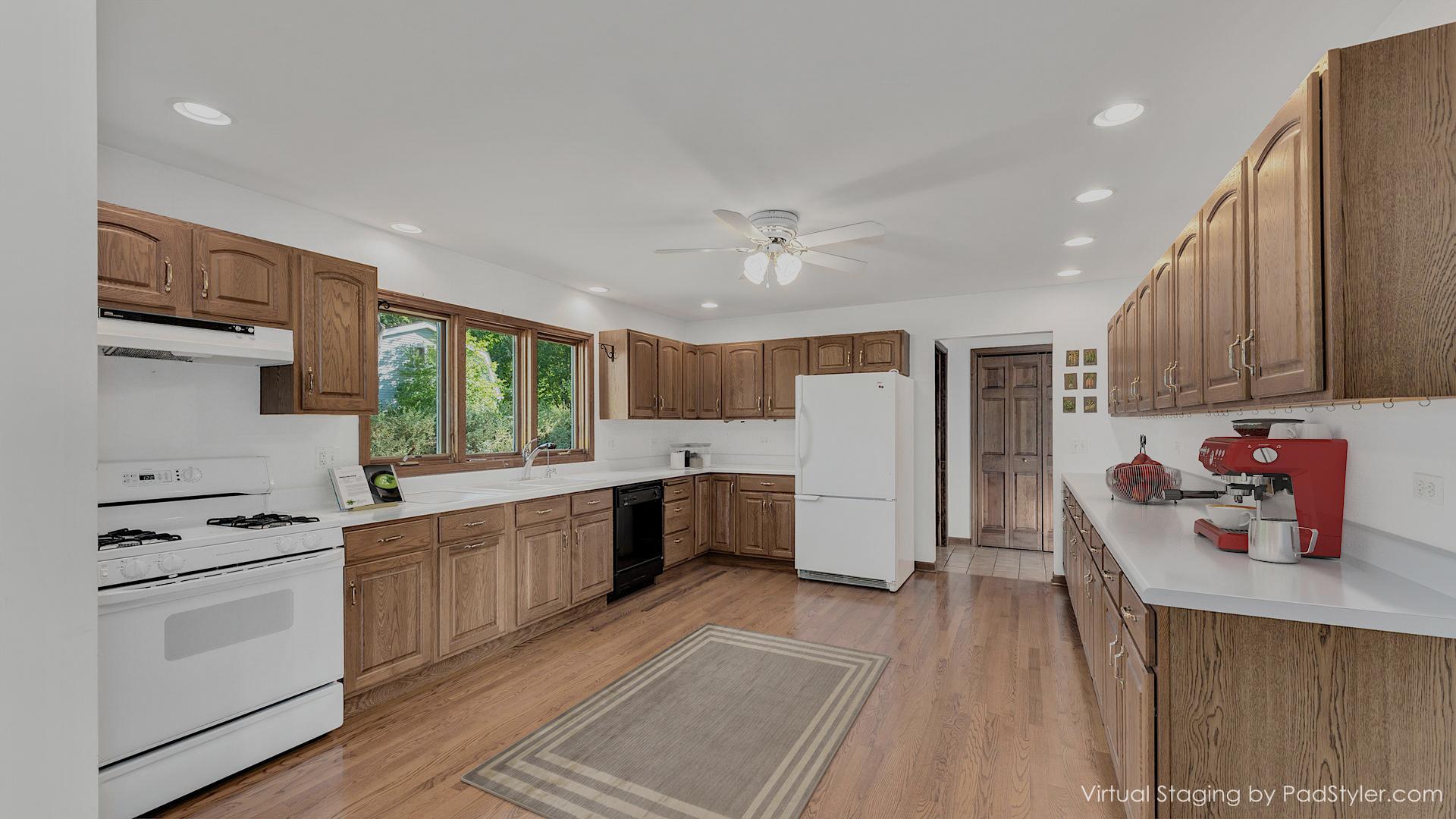 1015 East Thomas Road Wheaton, IL 60187 - Photo 11 of 28