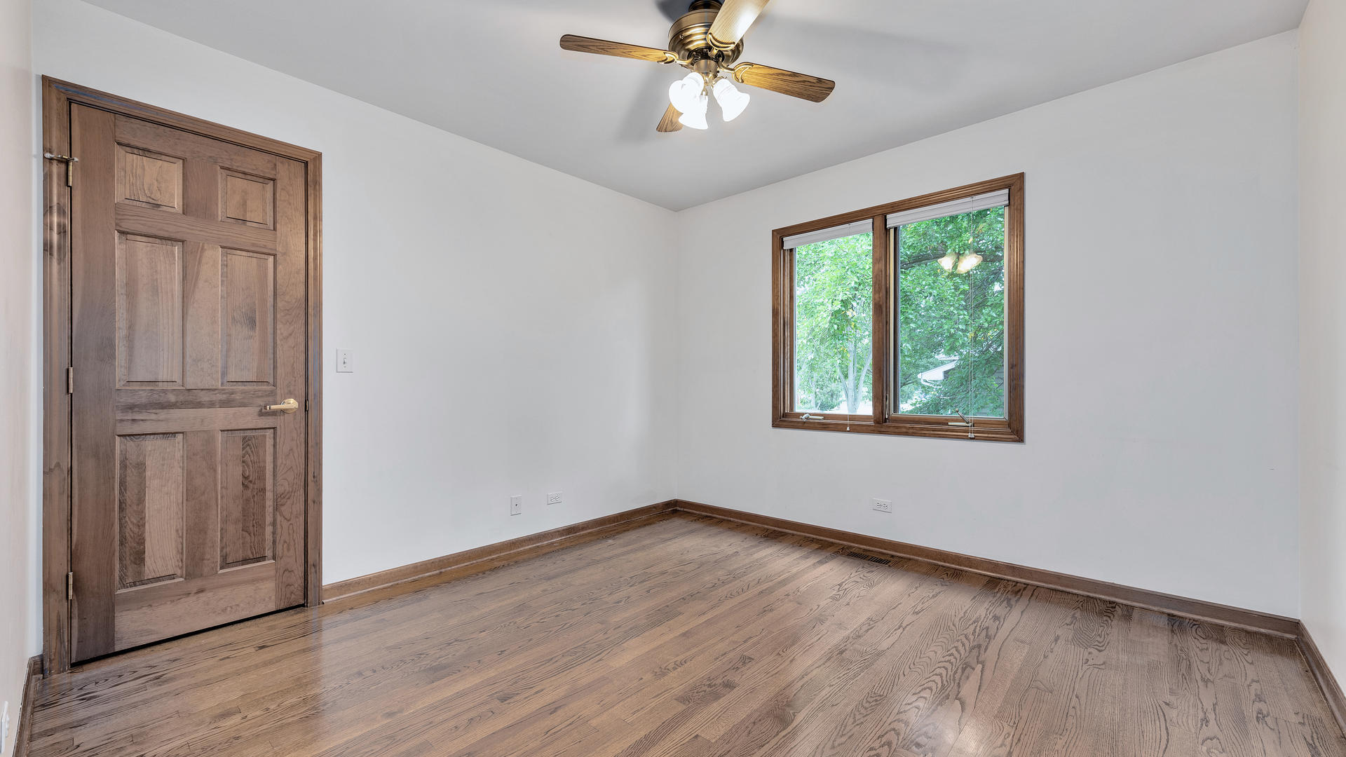 1015 East Thomas Road Wheaton, IL 60187 - Photo 20 of 28