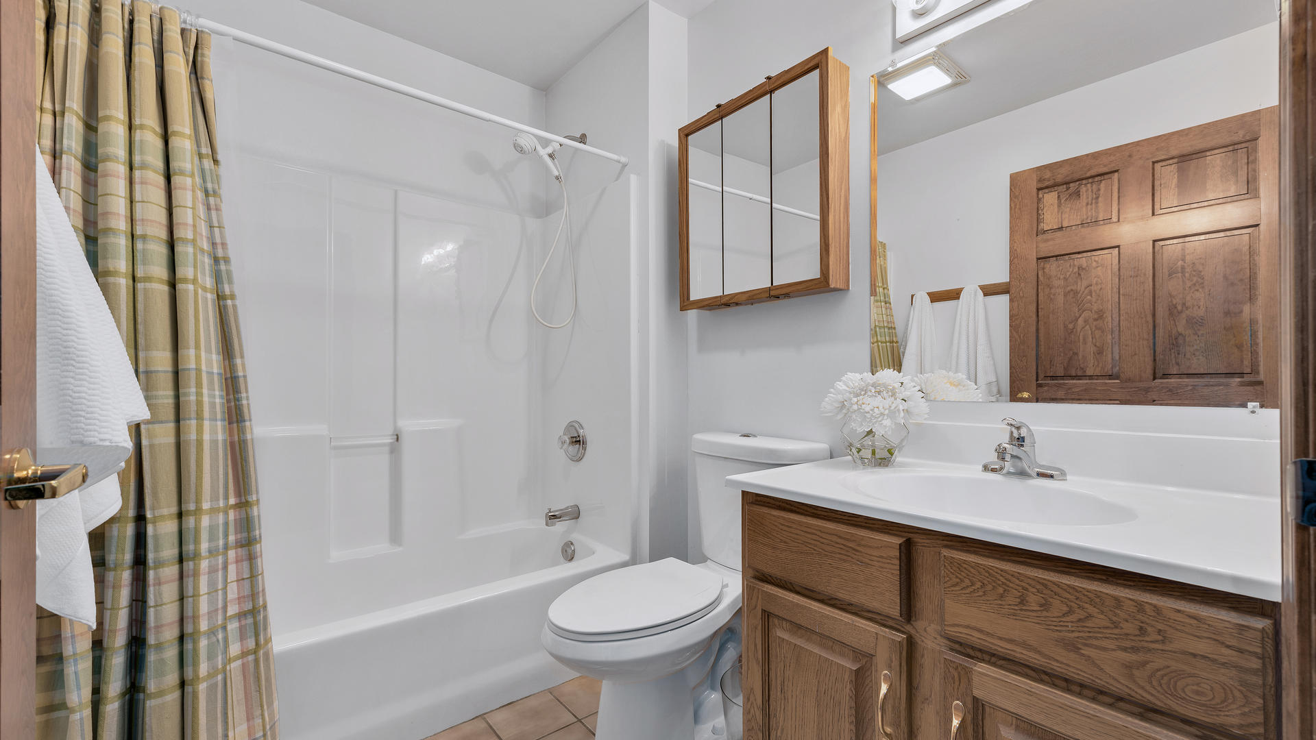 1015 East Thomas Road Wheaton, IL 60187 - Photo 22 of 28