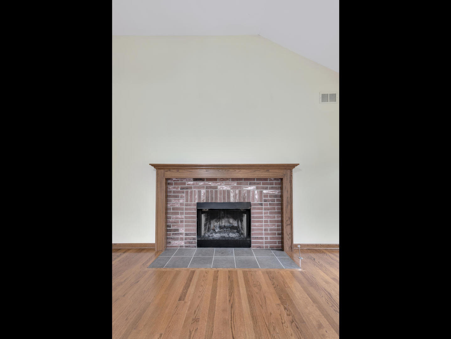 1015 East Thomas Road Wheaton, IL 60187 - Photo 9 of 28