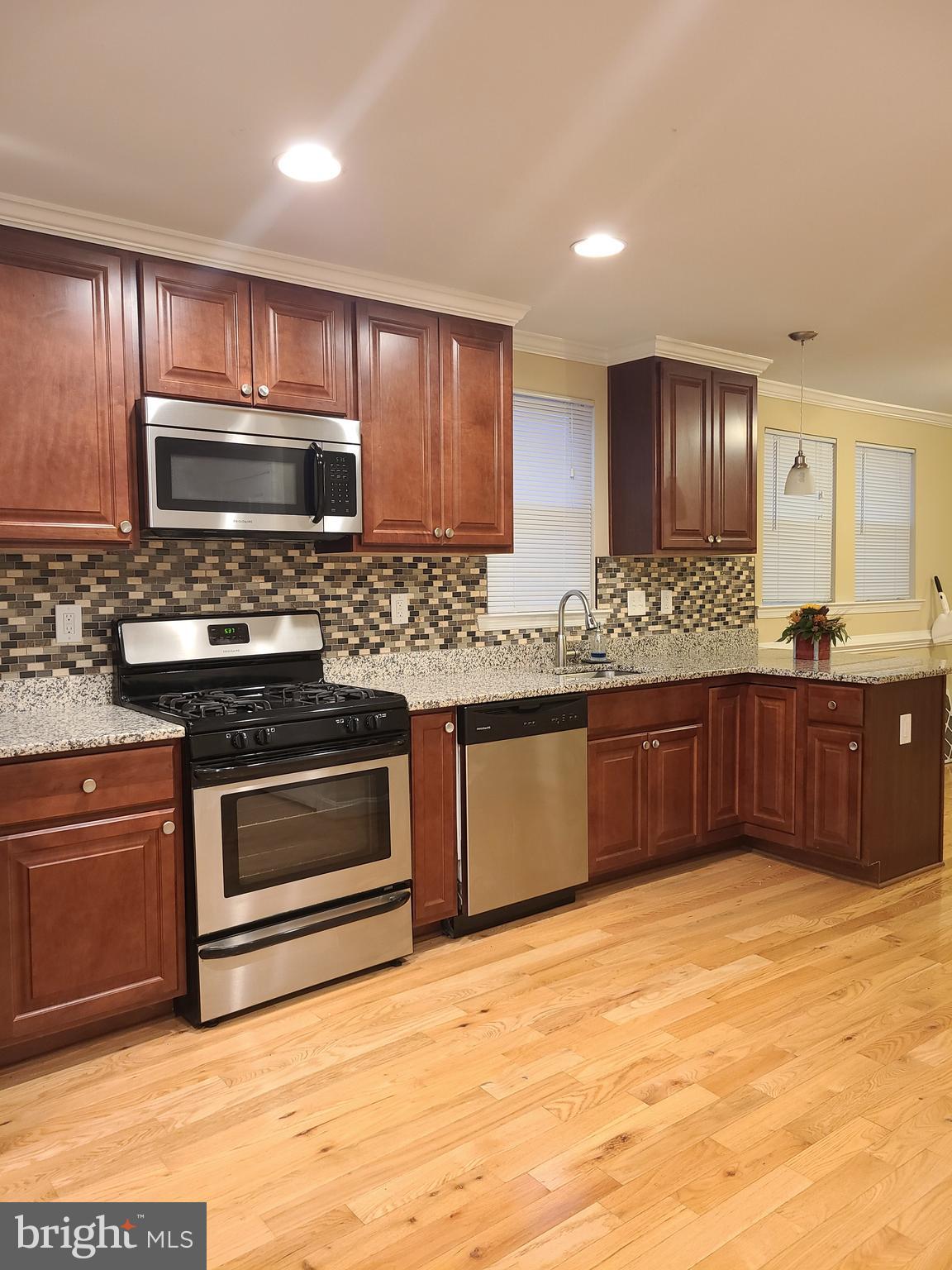 4217 Thorncliff Road Baltimore, MD 21236 - Photo 11 of 35 Spacious kitchen - recessed lighting