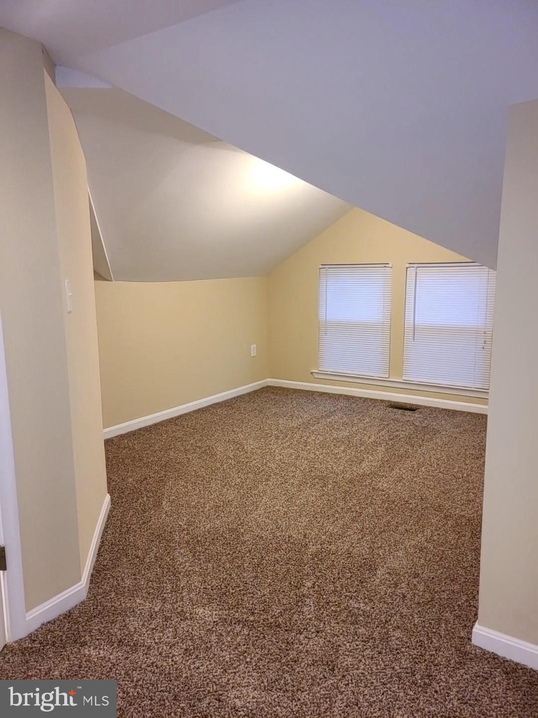 4217 Thorncliff Road Baltimore, MD 21236 - Photo 23 of 35 Primary bedroom sitting area