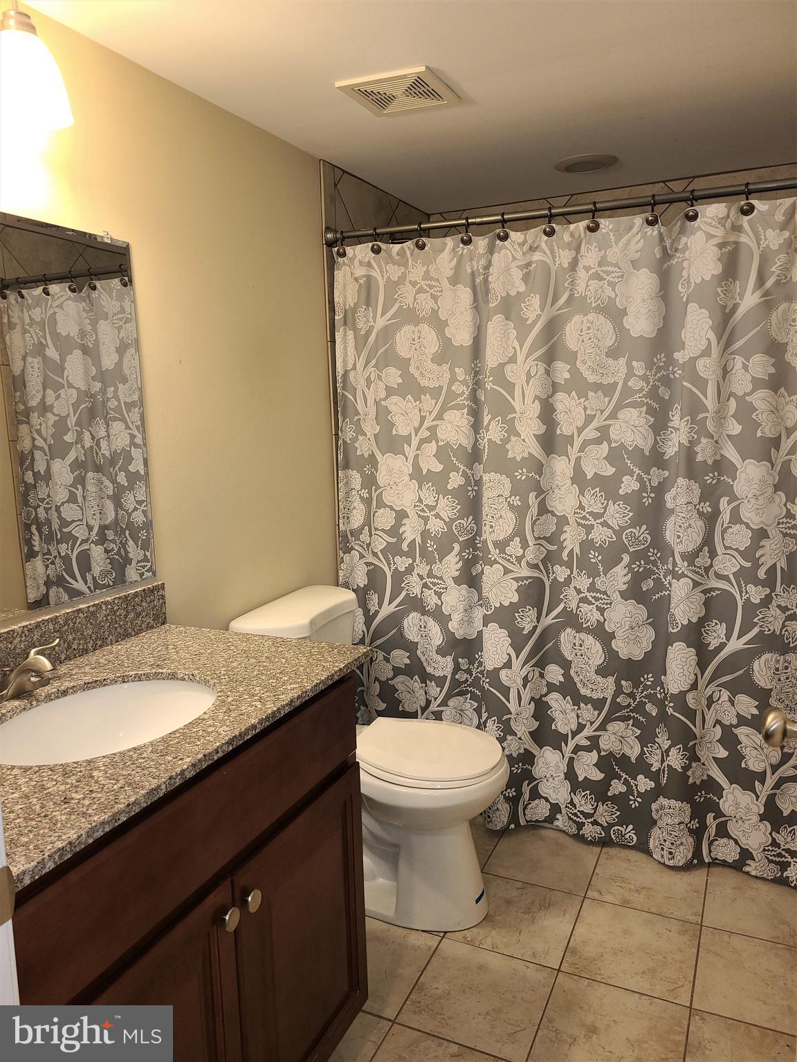 4217 Thorncliff Road Baltimore, MD 21236 - Photo 25 of 35 Upper level full bath - granite countertops