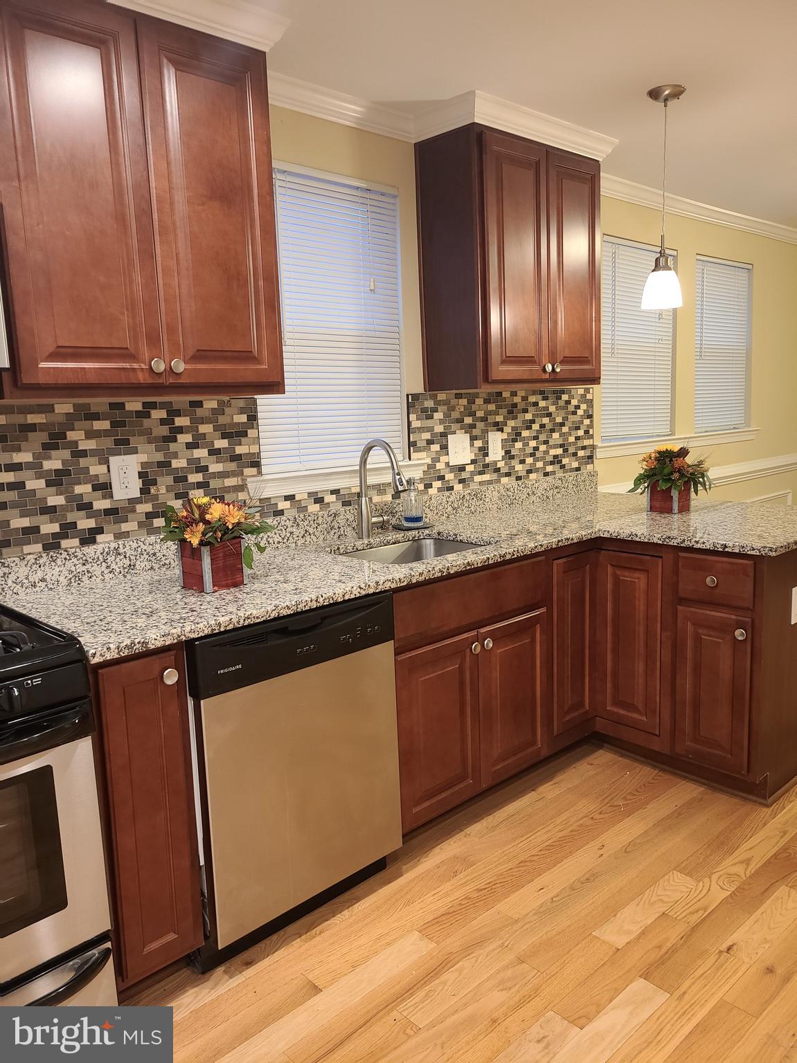 4217 Thorncliff Road Baltimore, MD 21236 - Photo 10 of 35 Kitchen - Cherry cabinets