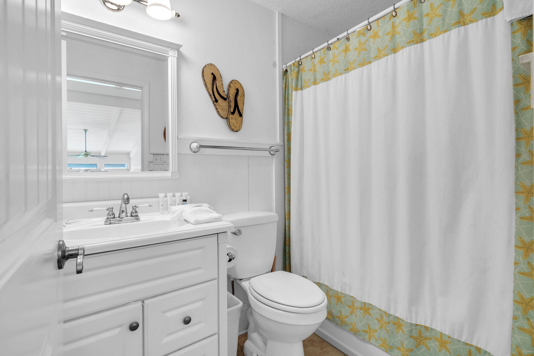 22400 Front Beach Road, Unit 48 Panama City Beach, FL 32413 - Photo 24 of 44 Guest Bathroom with tub